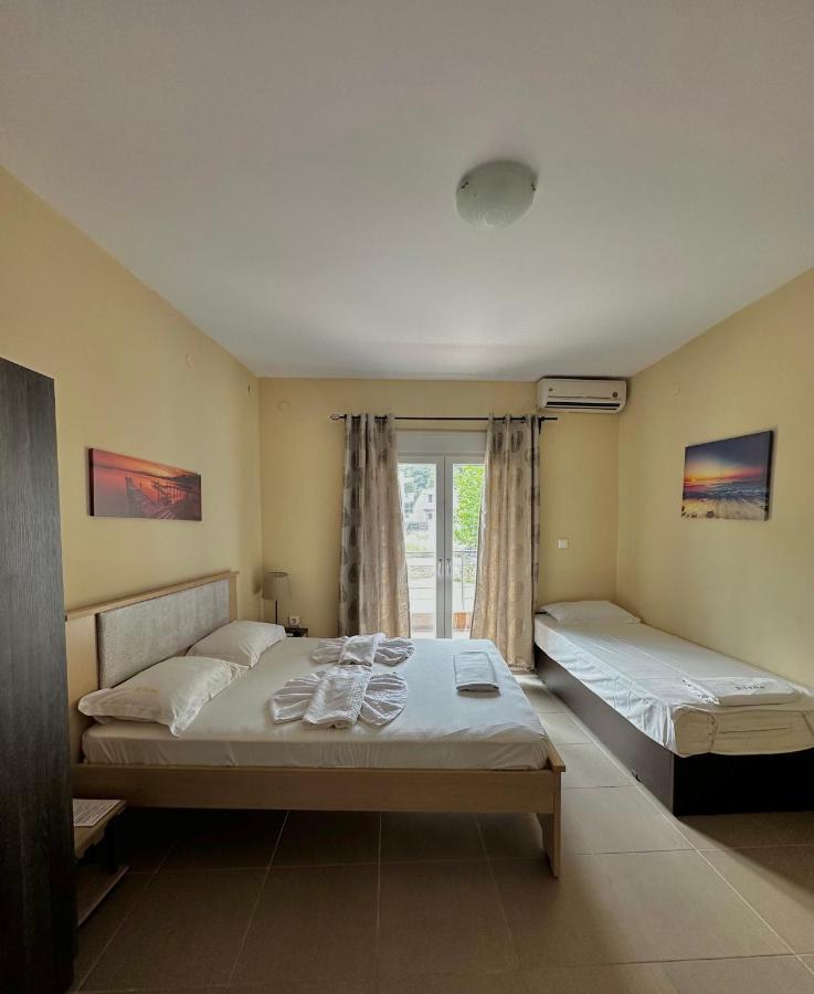 Rooms Elena Nea Poteidaia Exterior foto