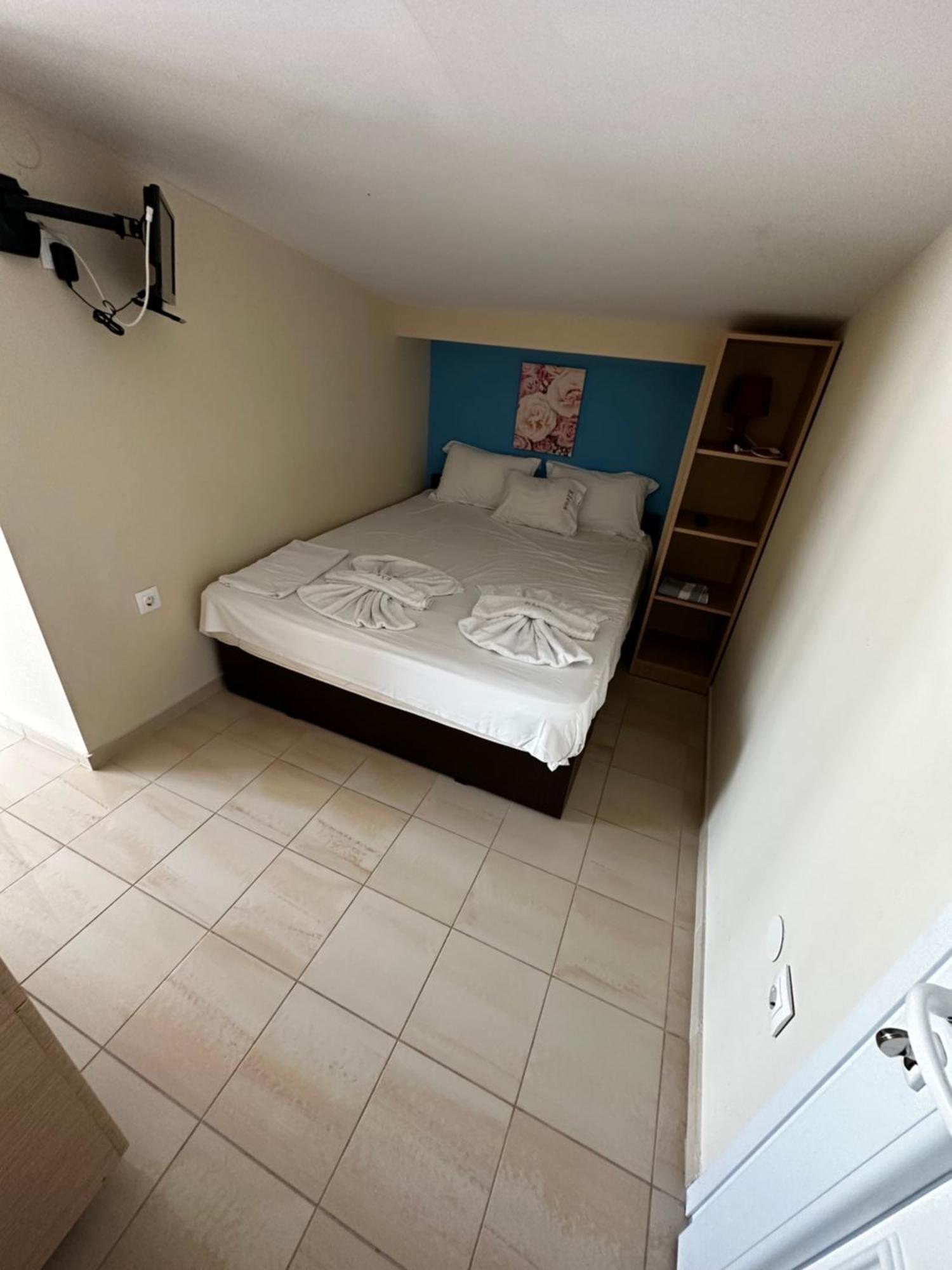 Rooms Elena Nea Poteidaia Exterior foto